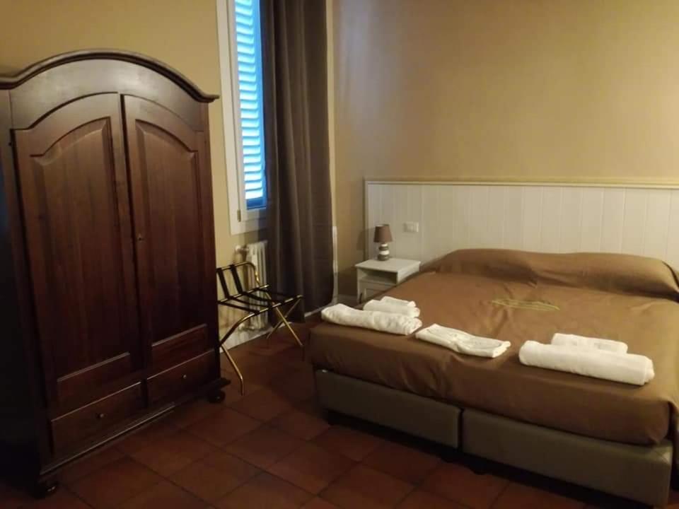 San Petronio Room And Suite Rooms - By Bolognacentro Luxuryh Pokoj fotografie